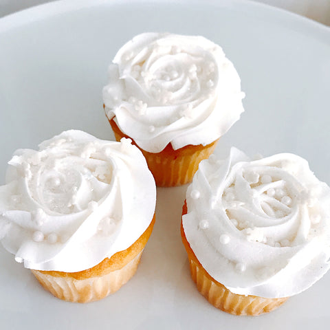 Snowflakes and Pearls Cupcakes